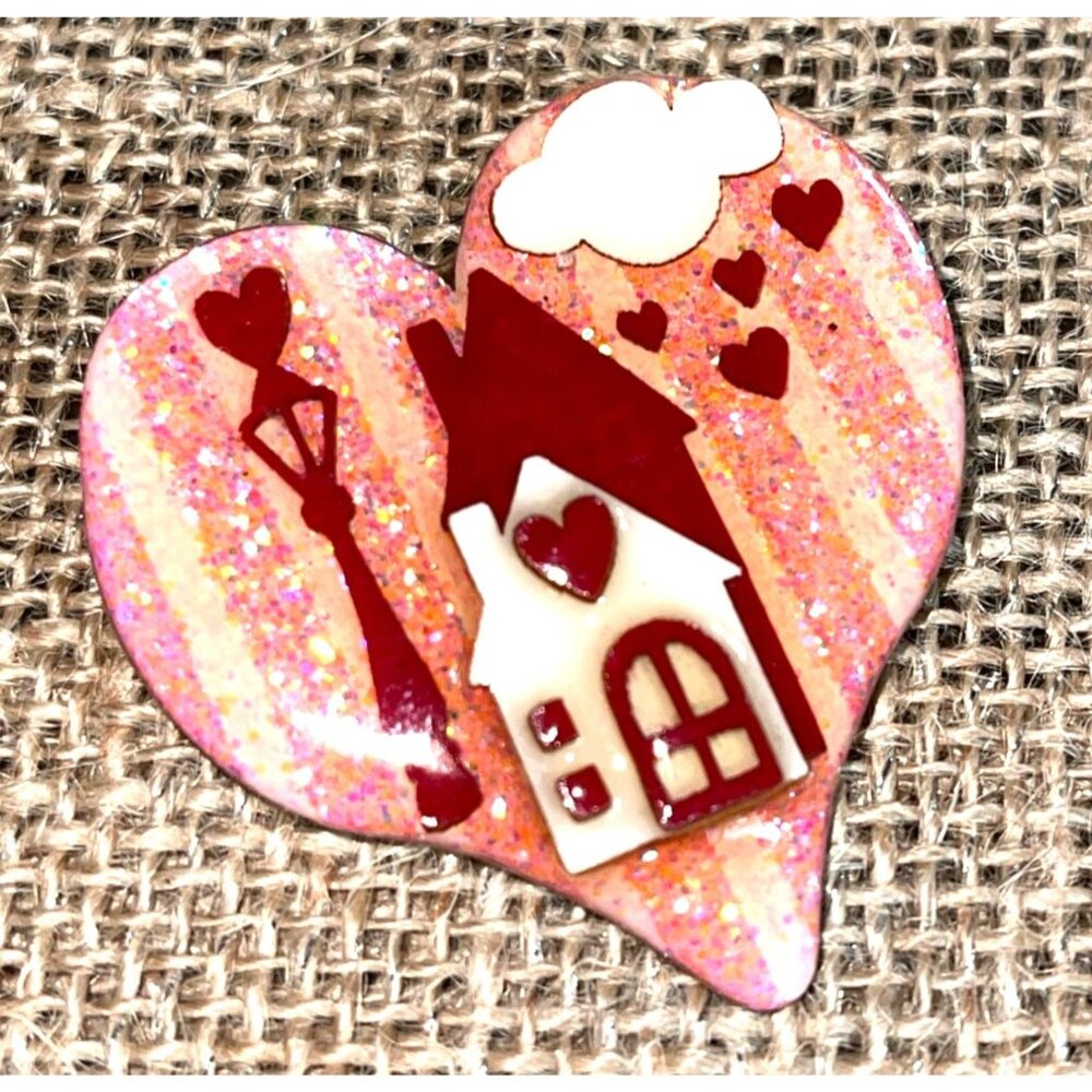 Vintage Lucinda Heart Shape Pin Glittery House Valentine Theme Red Pink Cream - Picture 9 of 16